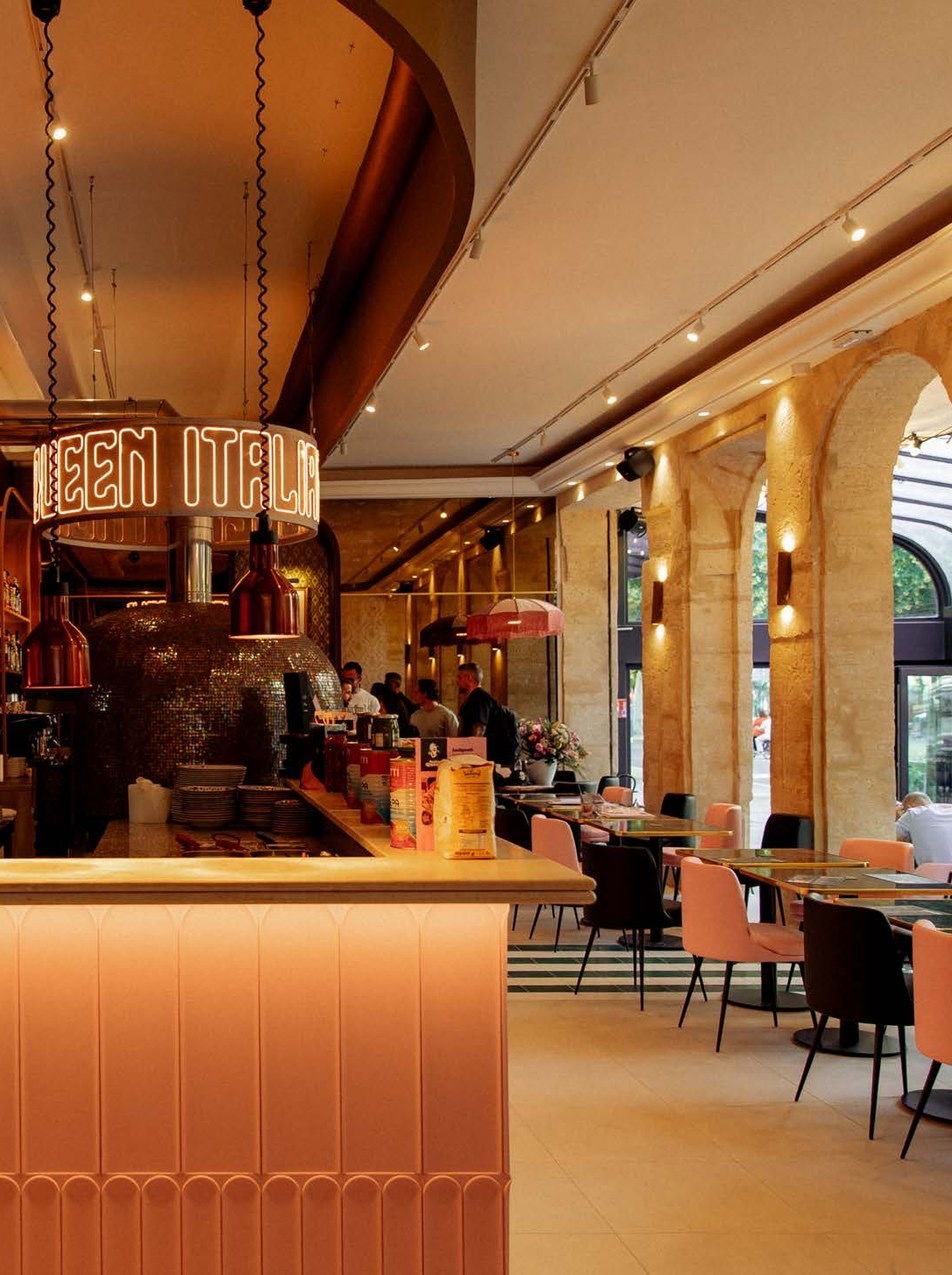 Salle d'un restaurant Italian Queen